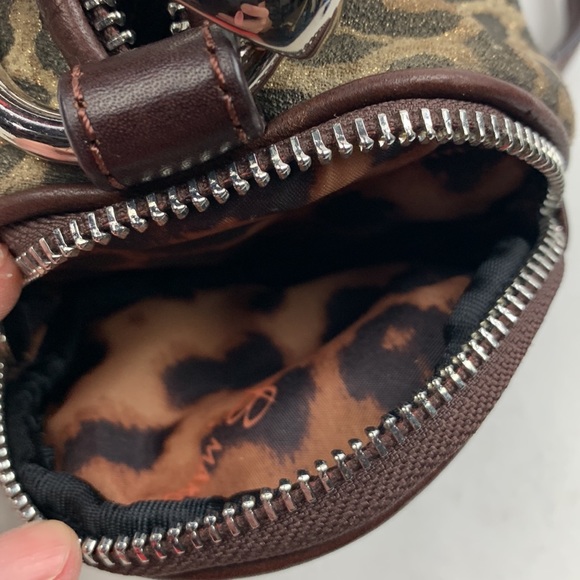 B Makowsky Leopard Print leather trim Fringe tassel Barrel bag Zip Crossbody - Picture 12 of 16